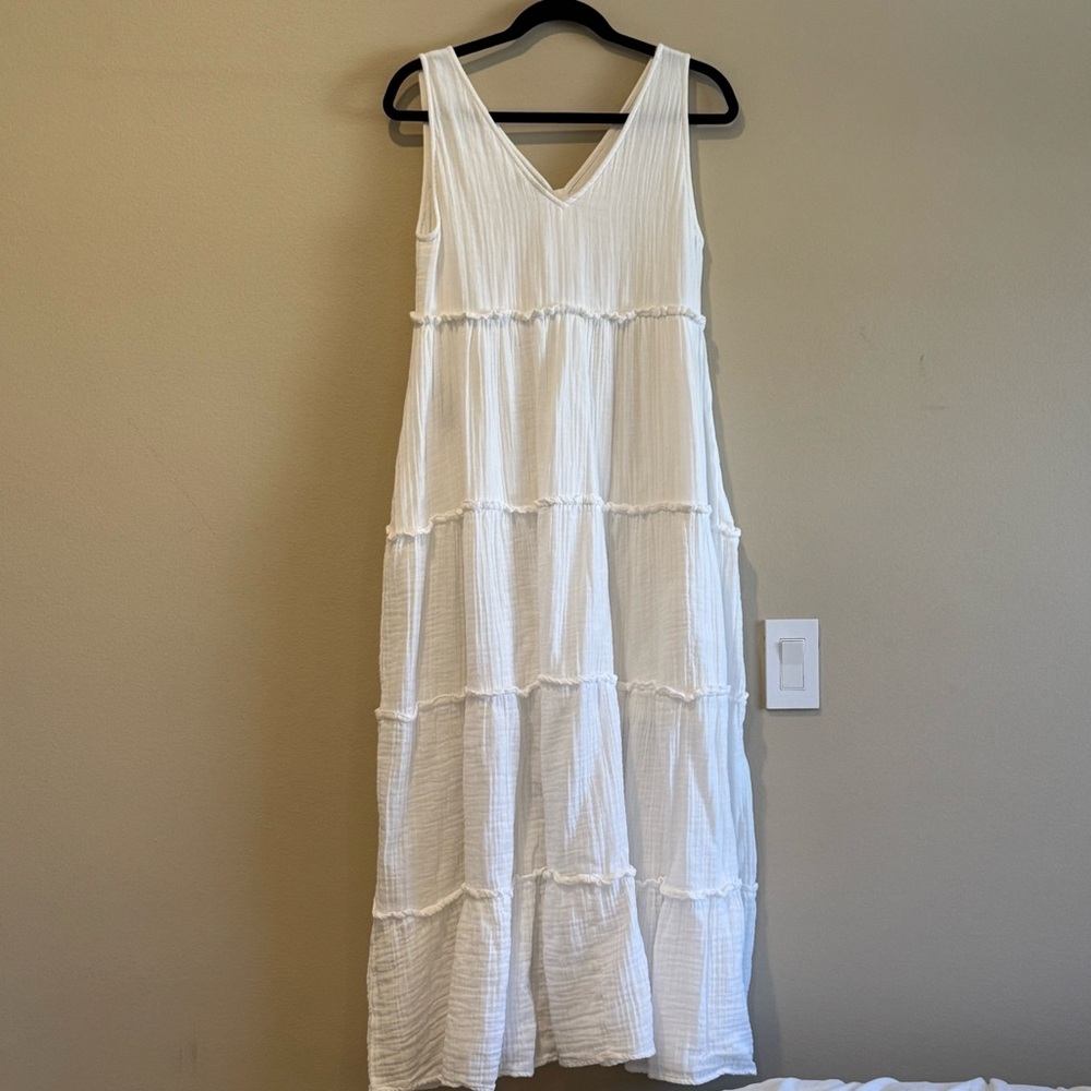 YAS Muslin V-Neck Tiered Midi Dress